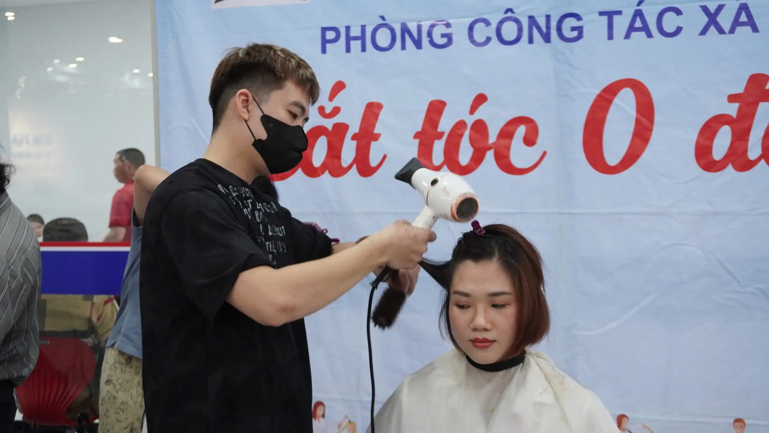 Cắt Tóc 0 Đồng – Gửi Gắm Yêu Thương