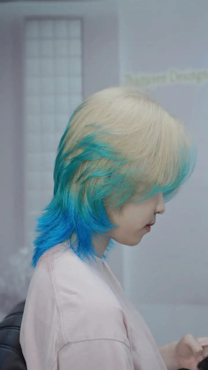 Kiểu Tóc Mullet Nhuộm Xanh Cá Tính