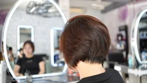 Kiểu tóc ngắn đẹp cho nữ trung niên